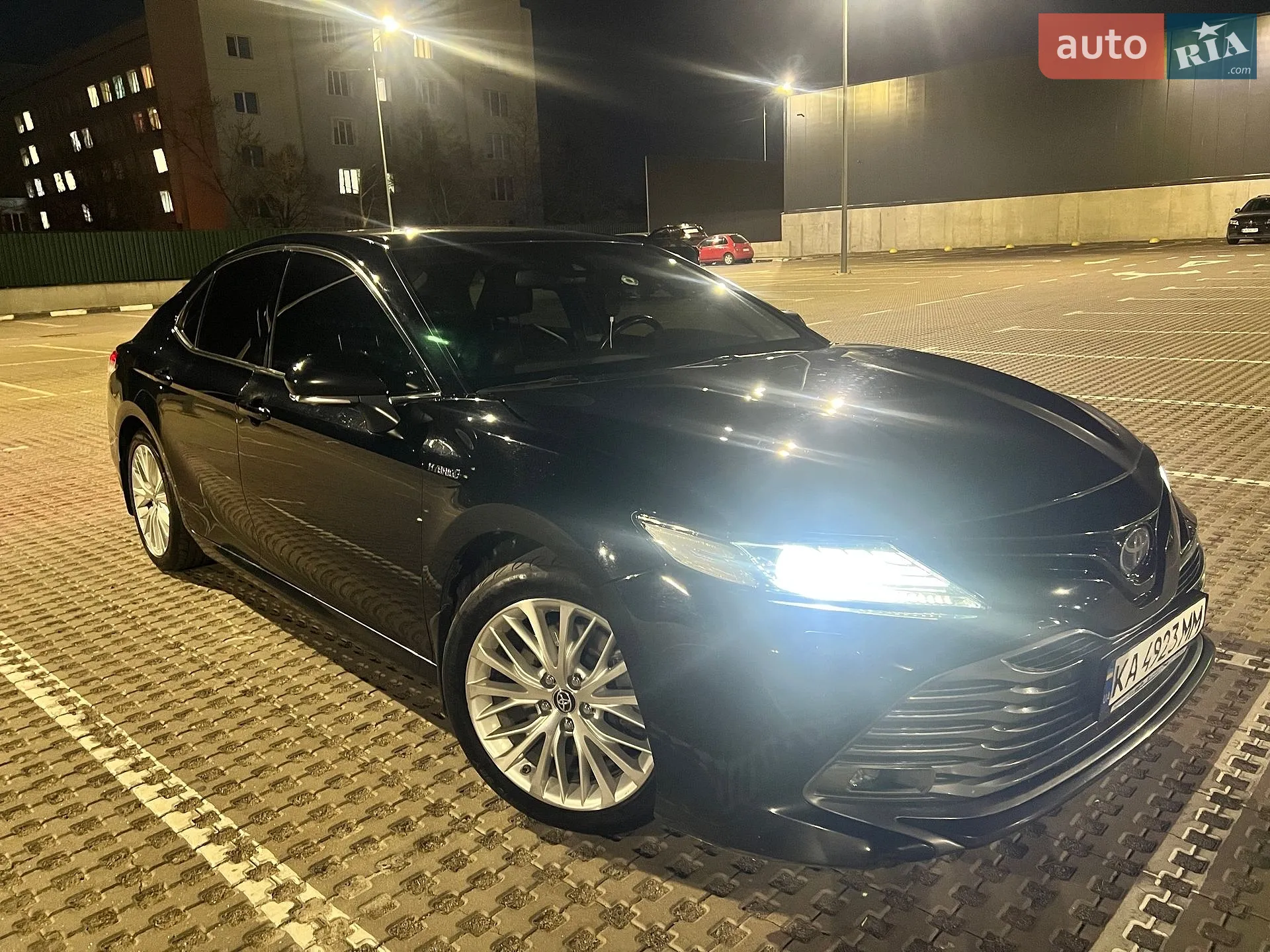 2020 Toyota Camry - мініатюра 2