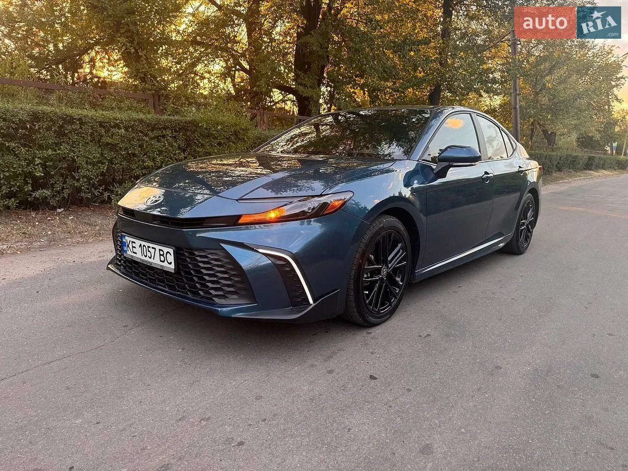 2025 Toyota Camry - мініатюра 2
