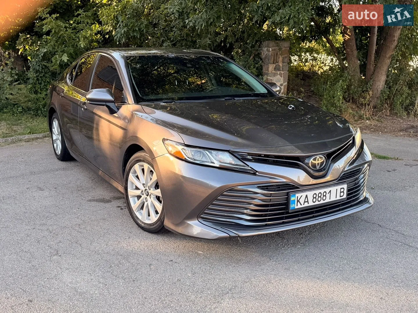2020 Toyota Camry - фото 1