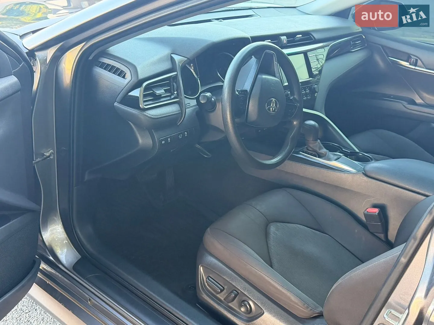 2020 Toyota Camry - мініатюра 18