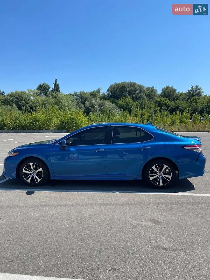 2019 Toyota Camry - мініатюра 3