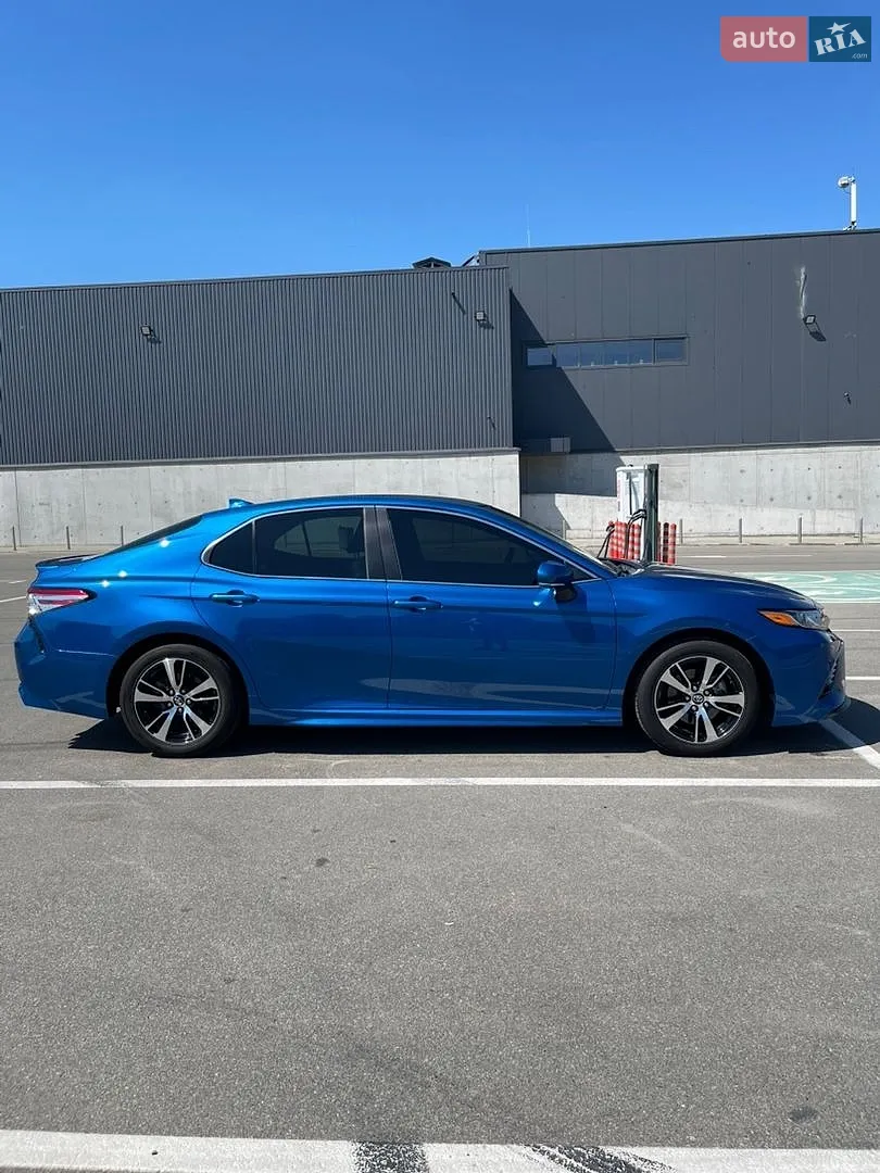 2019 Toyota Camry - мініатюра 2
