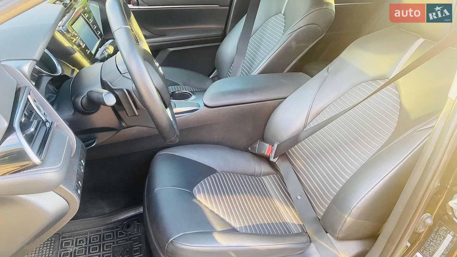 2020 Toyota Camry - мініатюра 6