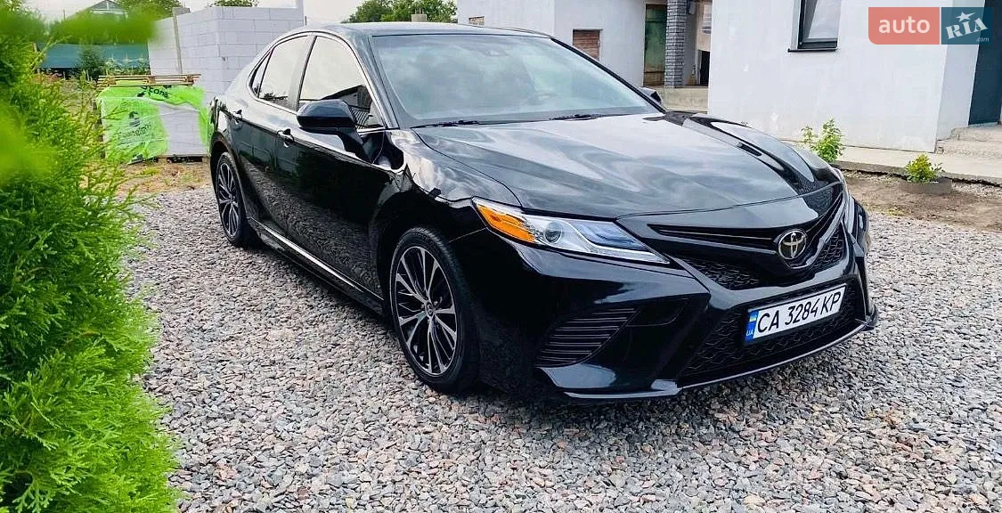 2020 Toyota Camry - мініатюра 2