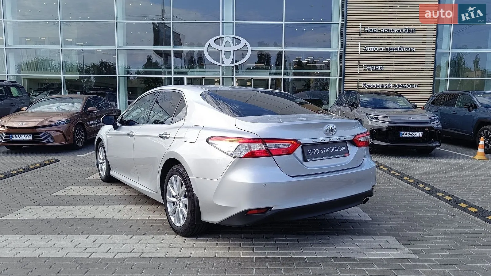 2018 Toyota Camry - мініатюра 2