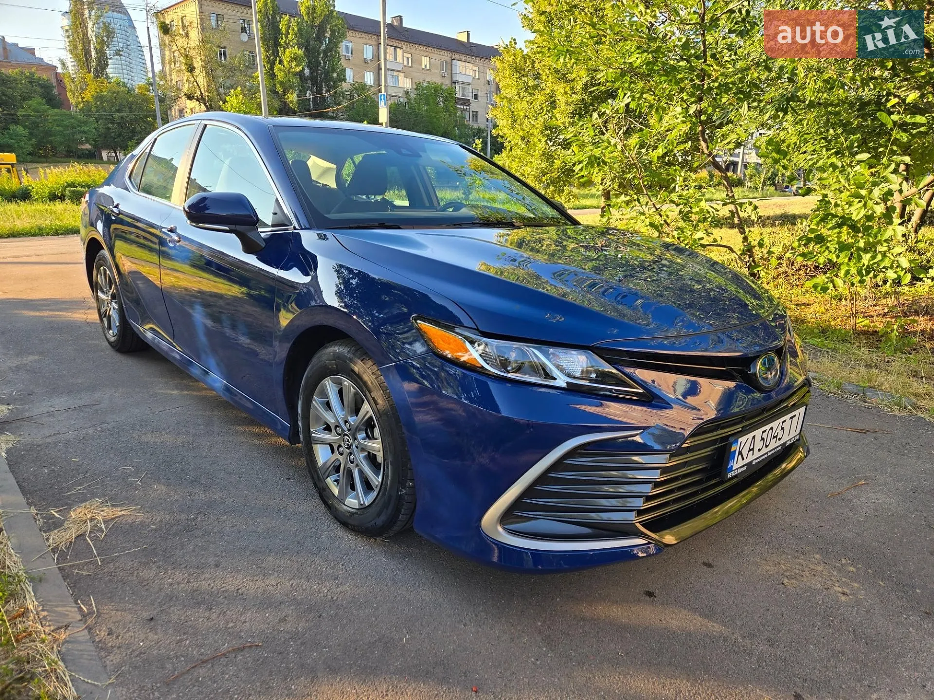 2022 Toyota Camry - мініатюра 2
