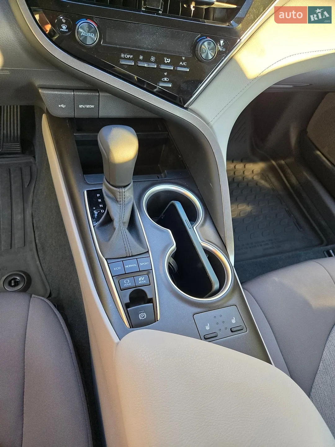 2022 Toyota Camry - мініатюра 12