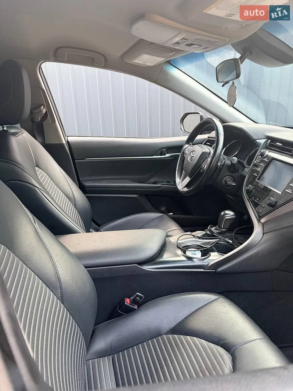 2019 Toyota Camry - мініатюра 12