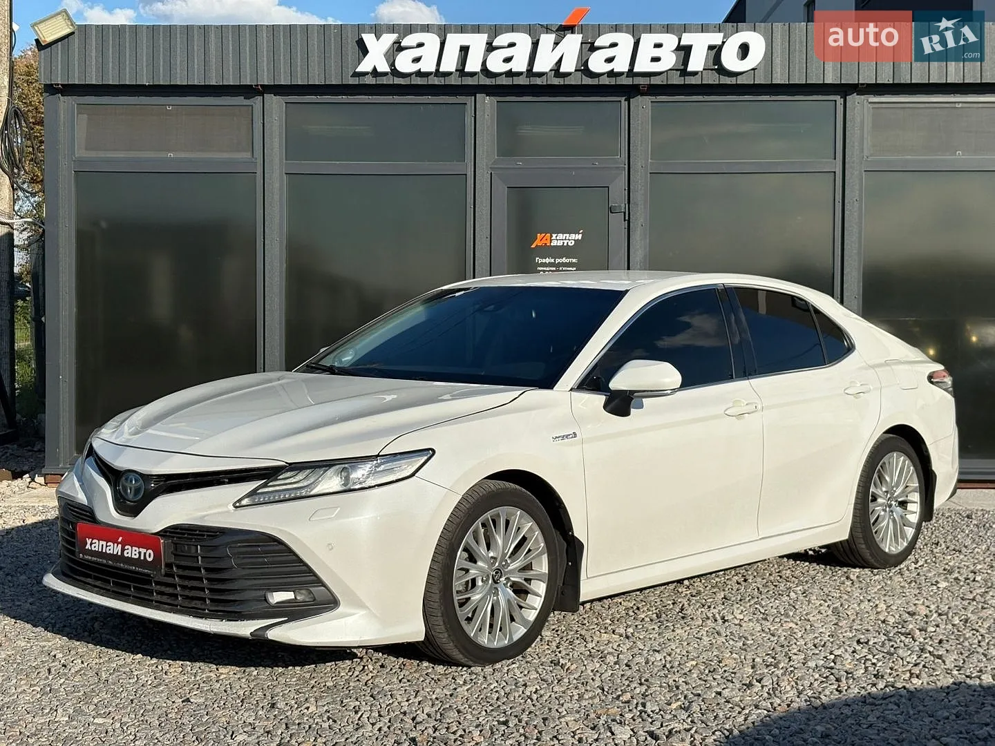 2019 Toyota Camry - фото 1