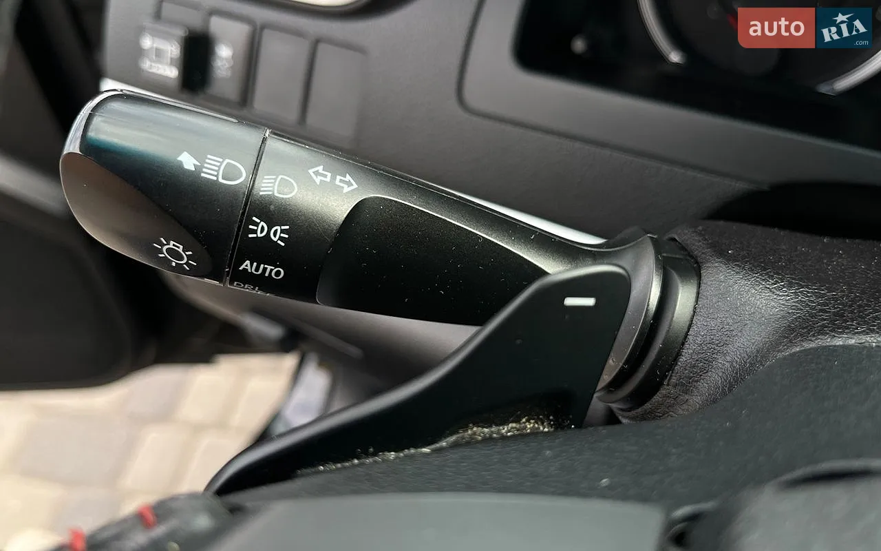 2016 Toyota Camry - мініатюра 13