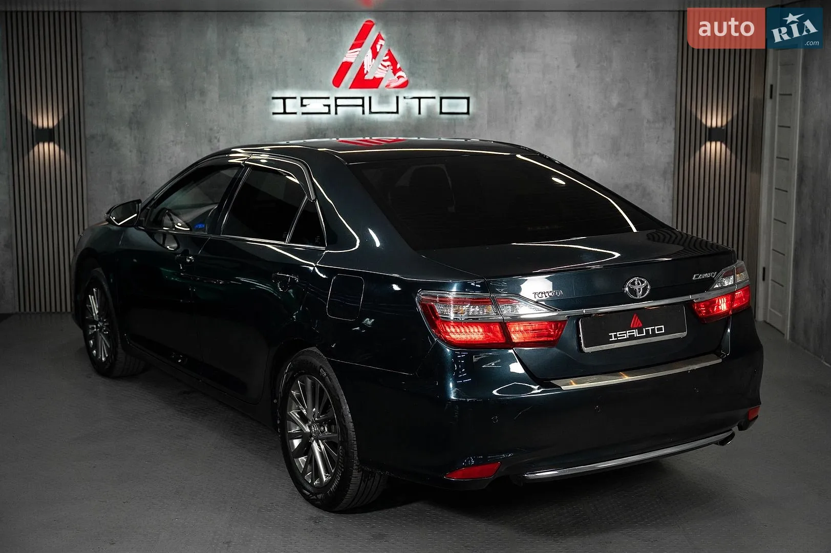 2016 Toyota Camry - мініатюра 16