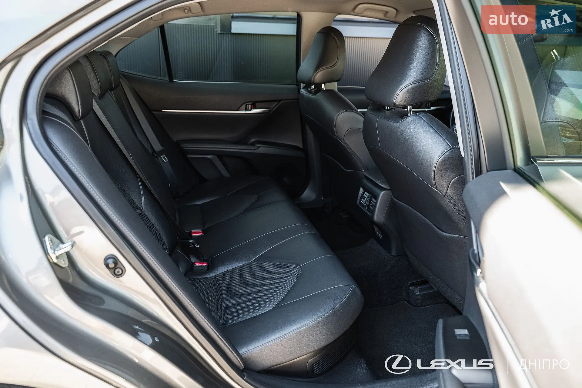 2023 Toyota Camry - мініатюра 35