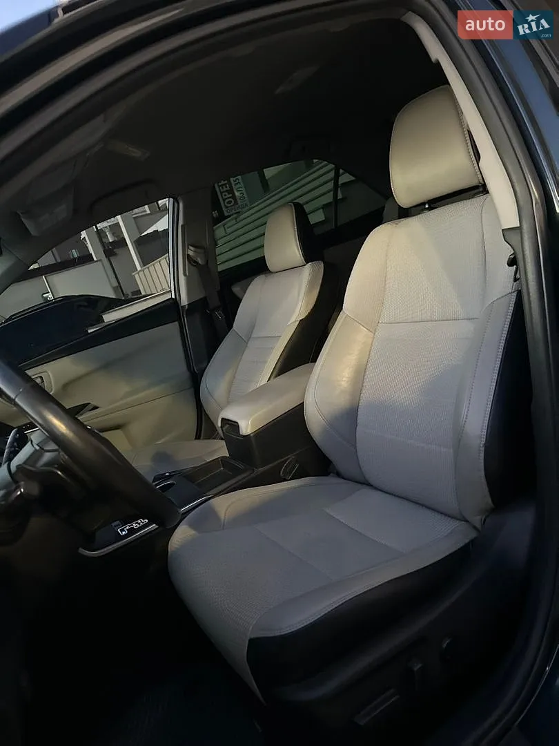 2016 Toyota Camry - мініатюра 13