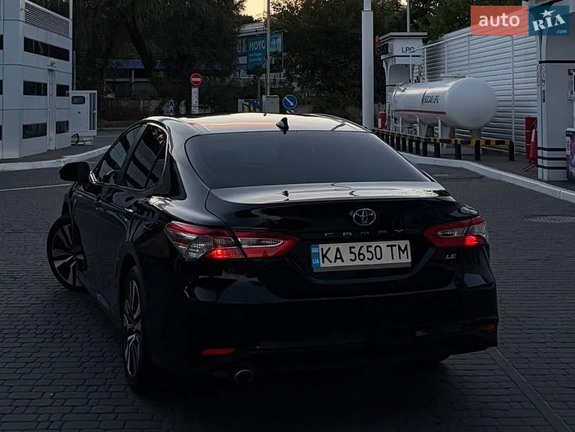 2019 Toyota Camry - мініатюра 16