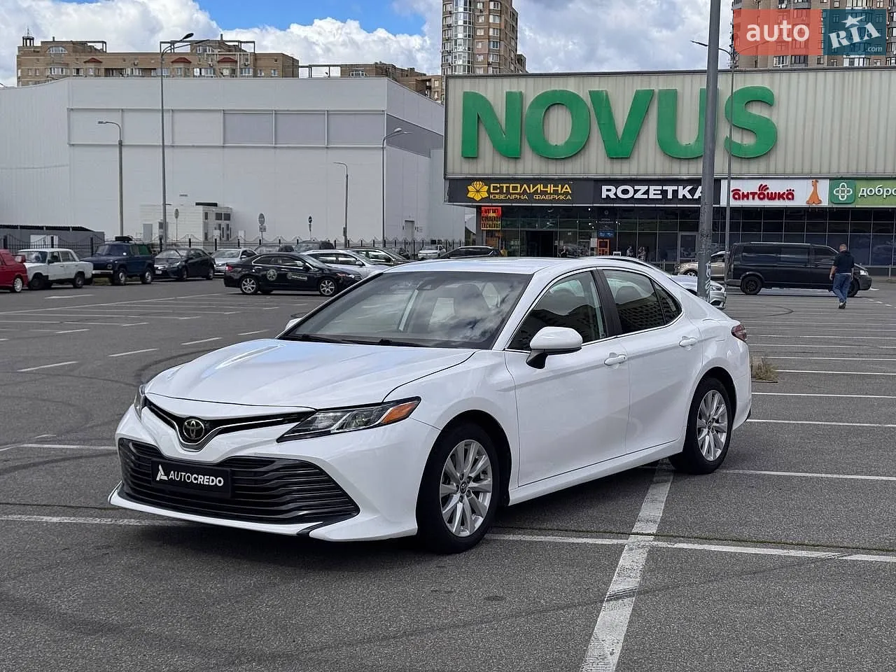 2020 Toyota Camry - мініатюра 3