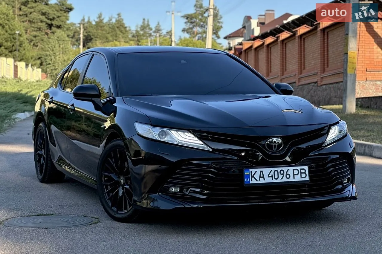 2017 Toyota Camry - фото 1