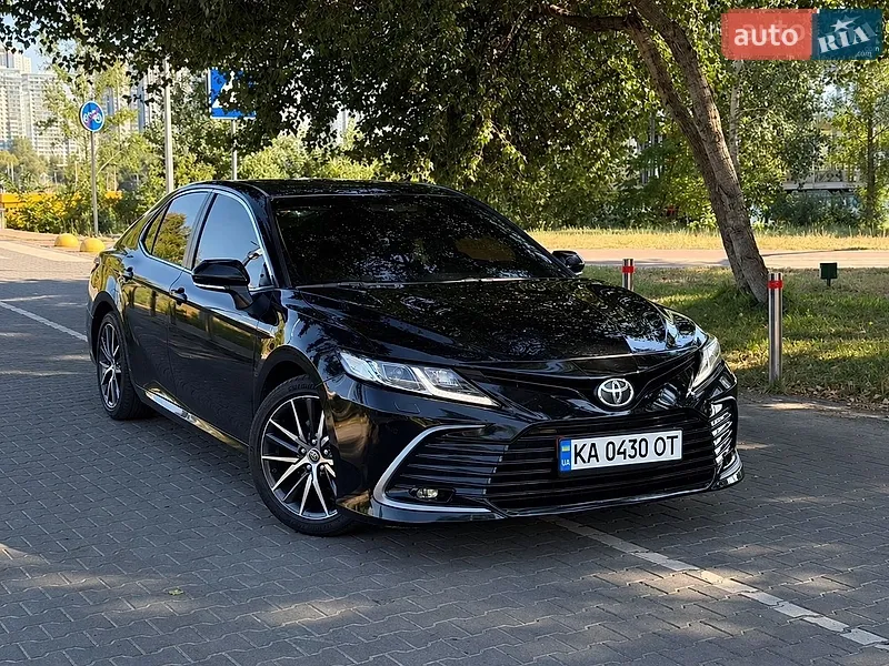 Toyota Camry 2021