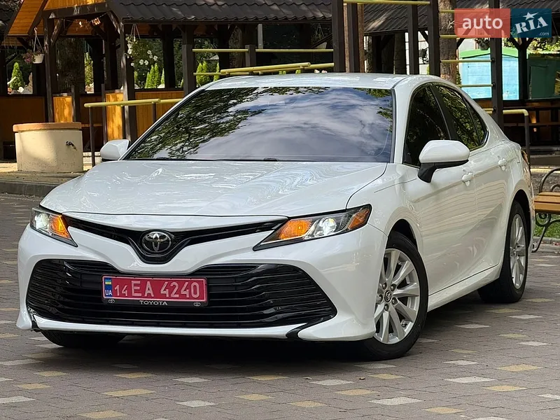 Toyota Camry 2019