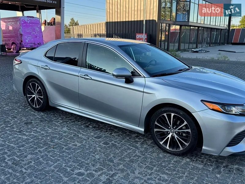 Toyota Camry 2019