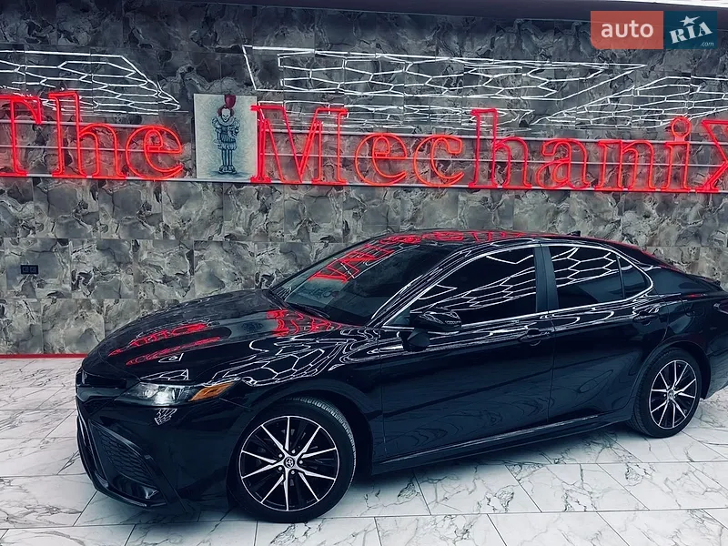 Toyota Camry 2024