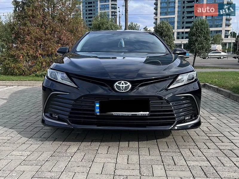 Toyota Camry 2021