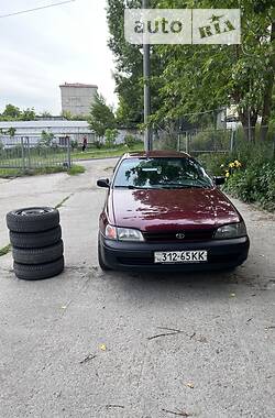 Седан Toyota Carina E 1994 в Києві