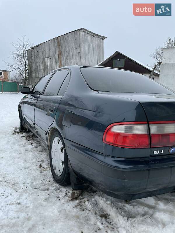 Седан Toyota Carina E 1994 в Ильинцах
