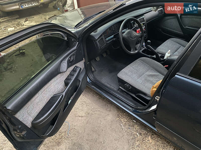 Седан Toyota Carina E 1993 в Белгороде-Днестровском