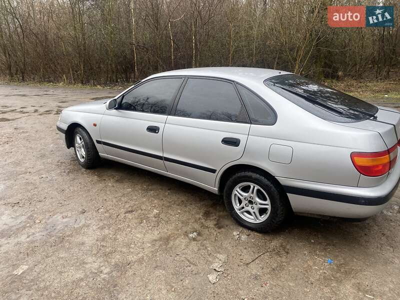 Седан Toyota Carina E 1996 в Калиновке