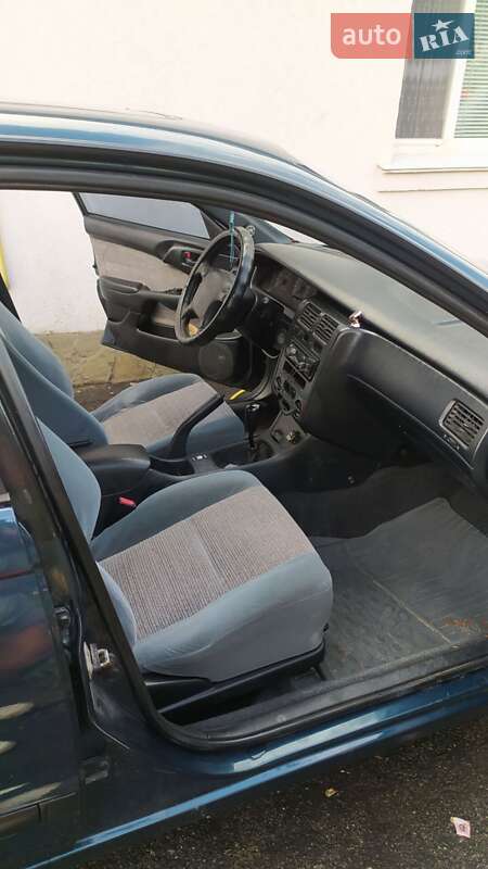 Лифтбек Toyota Carina E 1993 в Виннице