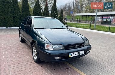 Седан Toyota Carina E 1995 в Києві