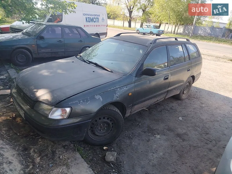 Toyota Carina E