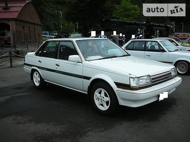 Седан Toyota Carina 1988 в Одессе