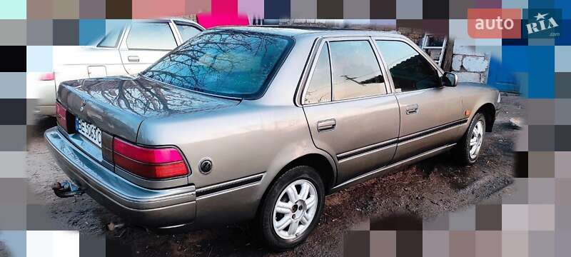Седан Toyota Carina 1989 в Врадиевке
