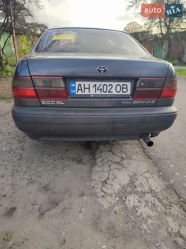 Седан Toyota Carina 1992 в Краматорске