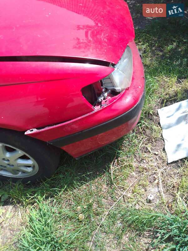 Седан Toyota Carina 1993 в Бородянке