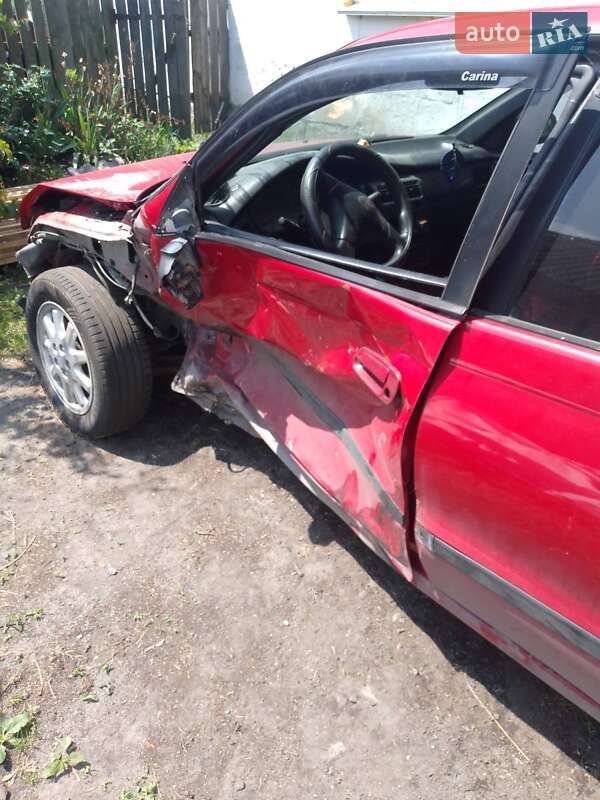 Седан Toyota Carina 1993 в Бородянке
