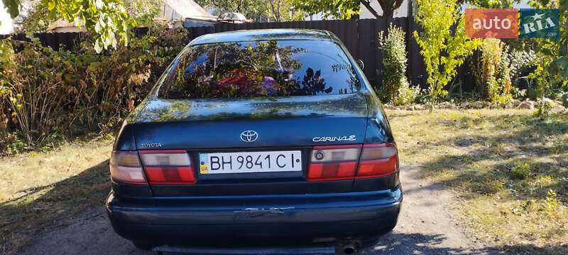 Седан Toyota Carina 1993 в Добровеличківці