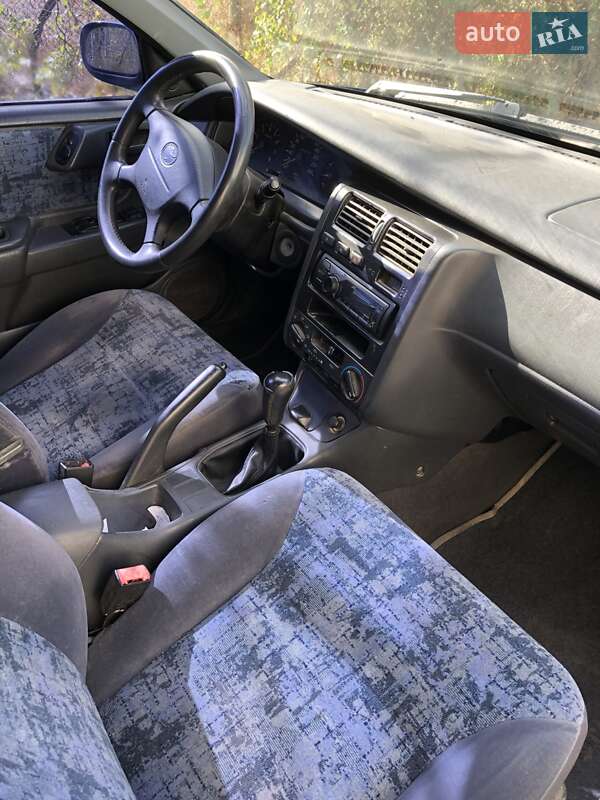Седан Toyota Carina 1997 в Одессе