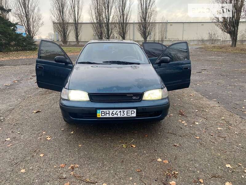 Седан Toyota Carina 1994 в Білгороді-Дністровському