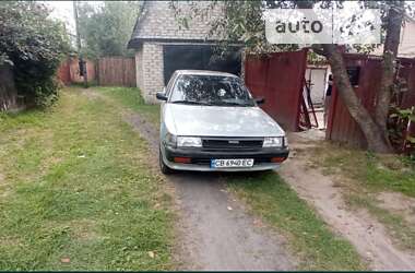 Седан Toyota Carina 1988 в Чернігові