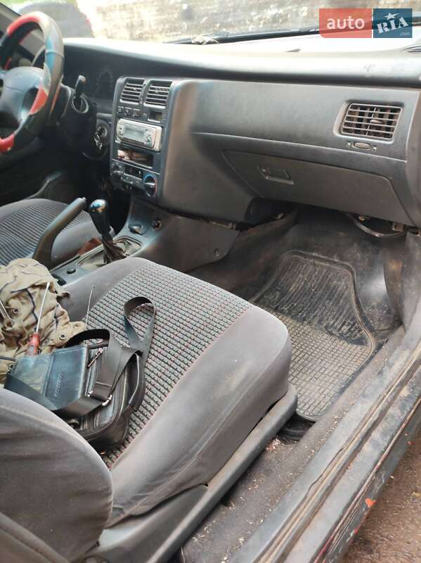 Седан Toyota Carina 1995 в Харькове