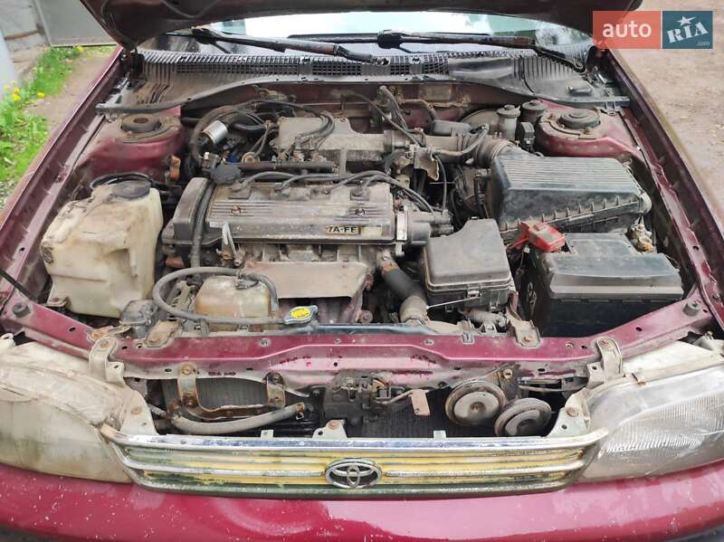 Седан Toyota Carina 1995 в Харькове