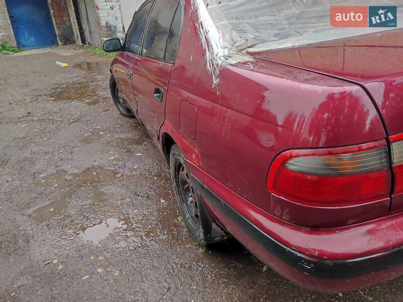 Седан Toyota Carina 1995 в Харькове