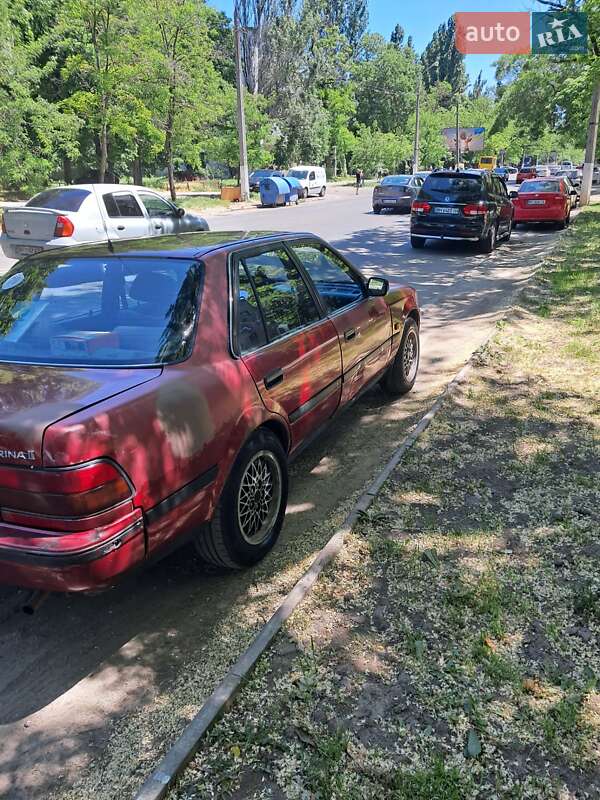 Седан Toyota Carina 1990 в Одессе