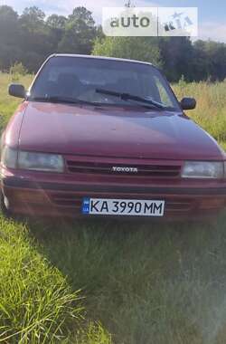 Седан Toyota Carina 1990 в Нежине