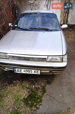 Седан Toyota Carina 1989 в 