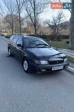 Седан Toyota Carina 1995 в Одессе