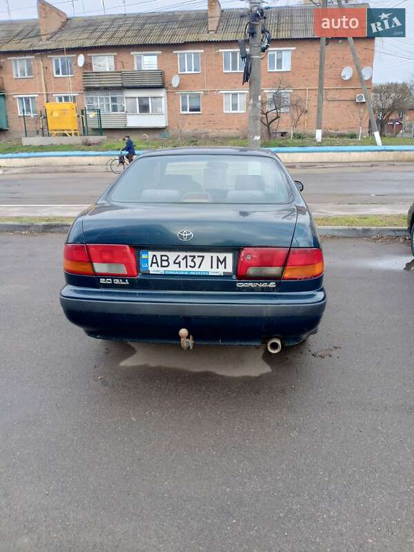 Седан Toyota Carina 1997 в Липовце
