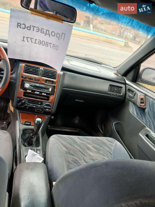 Седан Toyota Carina 1997 в Липовце